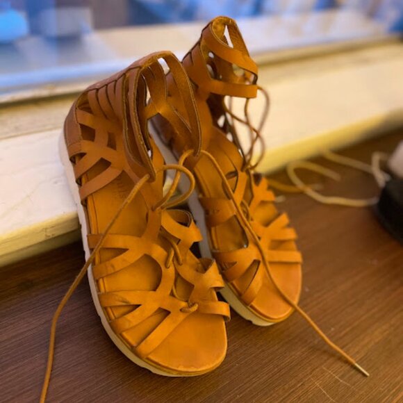 Gladiator Style Lace-Up Platform Sandals - Gentle Souls by Kenneth Cole - Picture 5 of 5